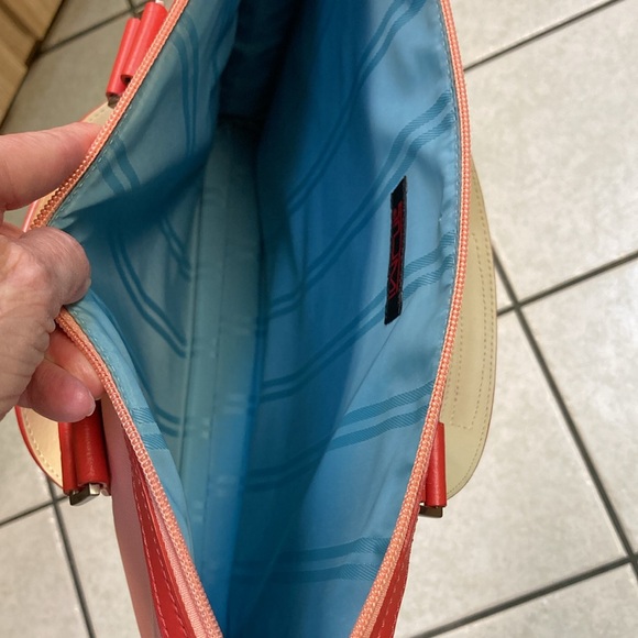 TUMI Laptop Case. Vibrant 2 tone orange/cantalope colors. Shoulder strap. EUC. - Picture 13 of 16